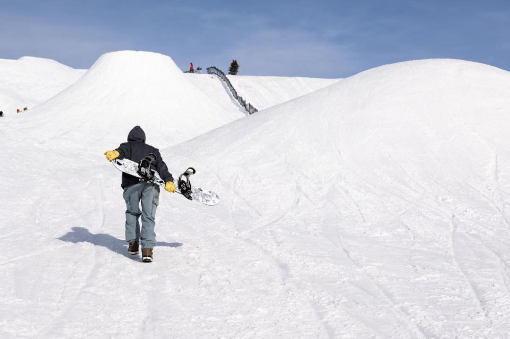 true twin shape snowboards