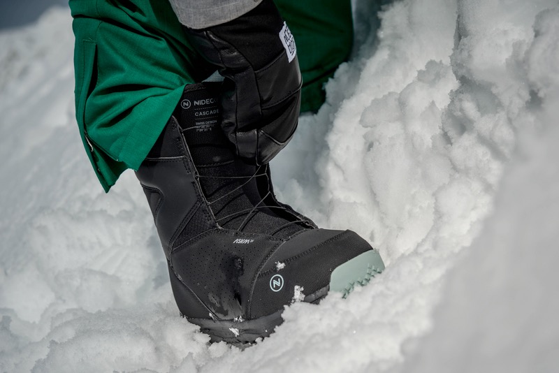 Nidecker Women's Cascade BlackŠpecialista na snowboardy zo spoločnosti Sideways má slovo