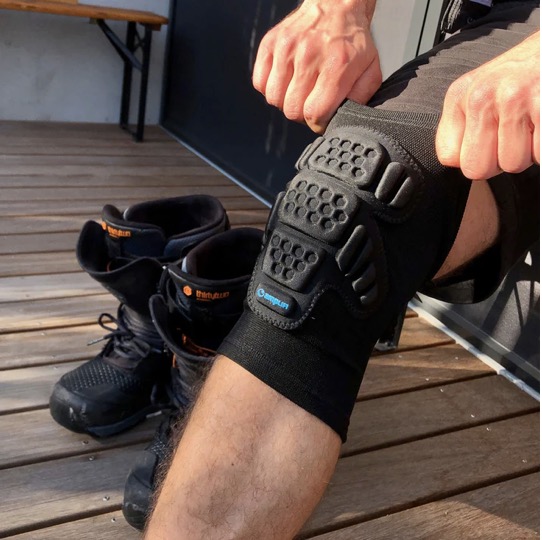  Amplifi Knee Sleeve 