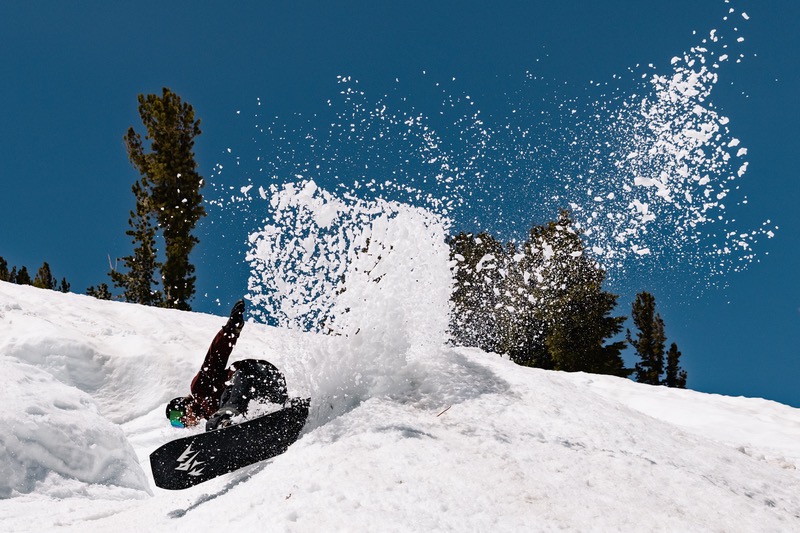 Jones TweakerŠpecialista na snowboardy zo spoločnosti Sideways má slovo